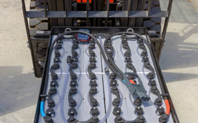 Lithium vs. Lead-Acid: A Strategic Guide to Forklift Power in the Age of Automation